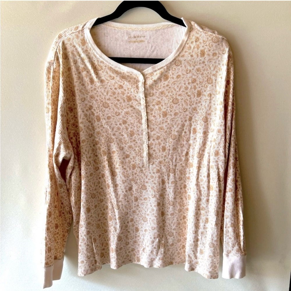 Liz Claiborne cream Henley long sleeve top, size 3X
100% cotton